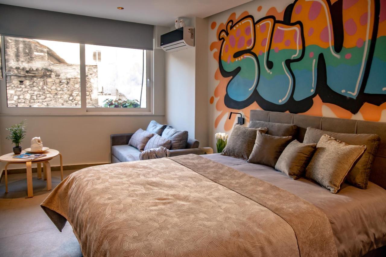 Triple A - Graffiti Homage In Psirri Square - Free Parking! Apartamento Atenas Exterior foto
